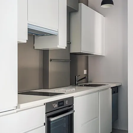 Amazing Studio Next To Centrale Apartment *